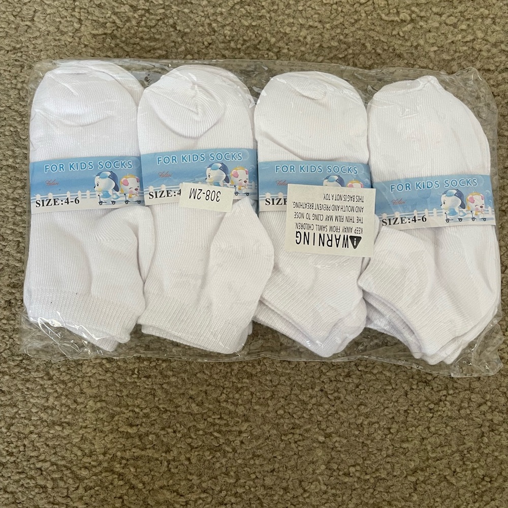 NWT White Socks Size 4-6 Pack of 12